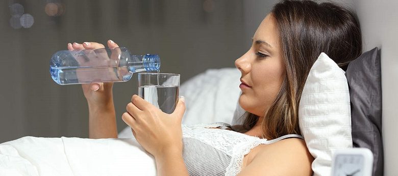 Is it healthy to drinking water before bed